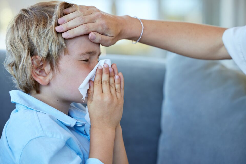 shutterstock_ziek kind zakdoek RS verkouden bewerkt-269cb641-1f9f-4b9e-b7dd-fc7fef7c78f3.jpg